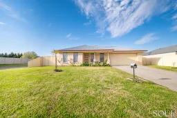 11 HAINES ST, Griffith