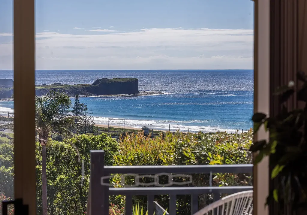 Kiama 3Kwarto Elevated coastal living with Bombo Beach views