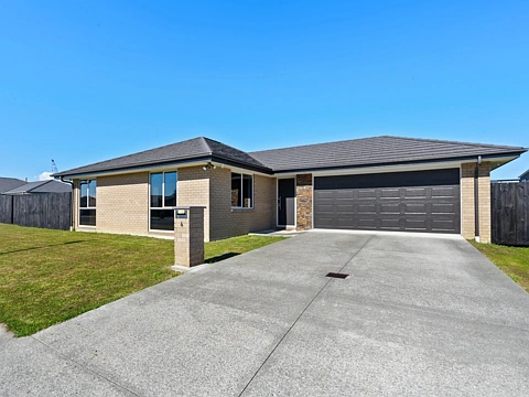 Spacious & Modern 4-Bedroom Family Home for Rent
