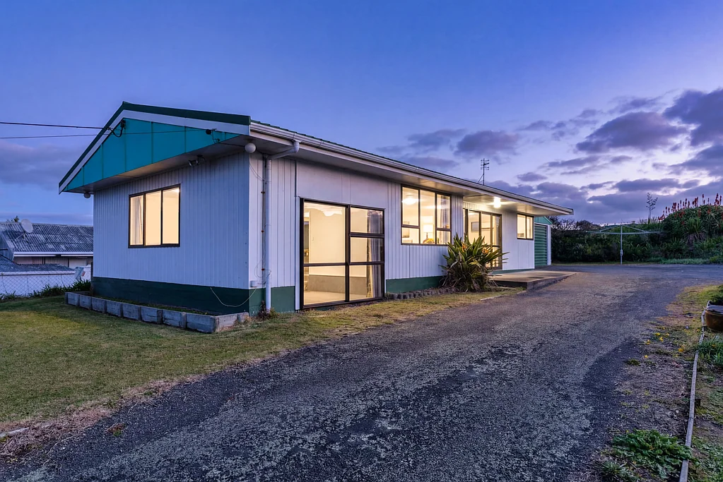 Foxton Beach 3房  Looking for a new owner to love me