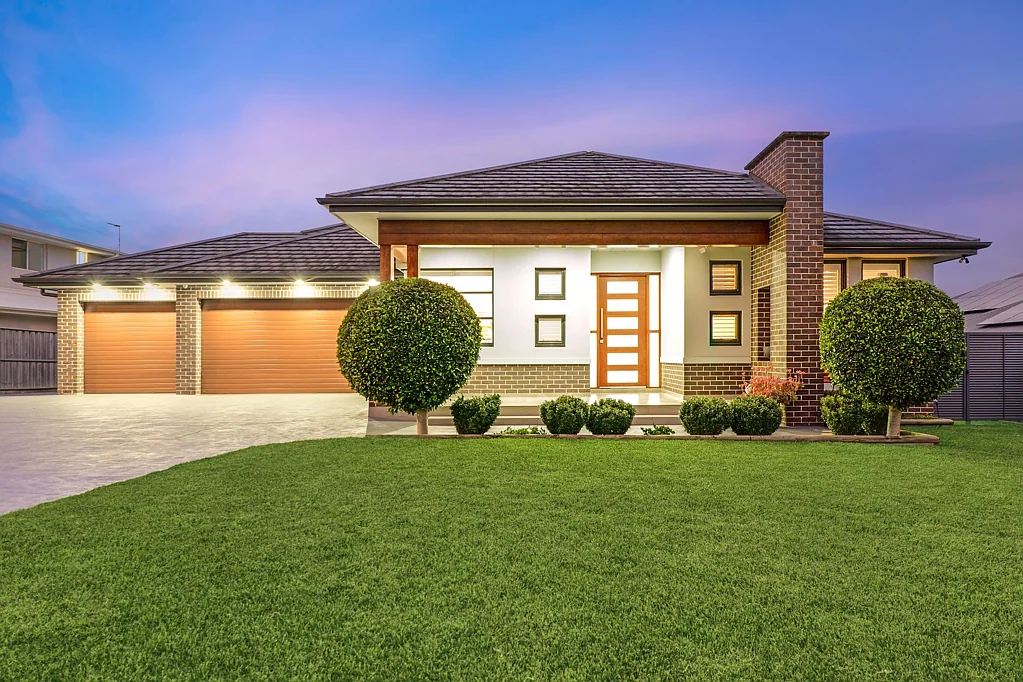 Pitt Town 4Kwarto Architectural Excellence with Premium Finishes