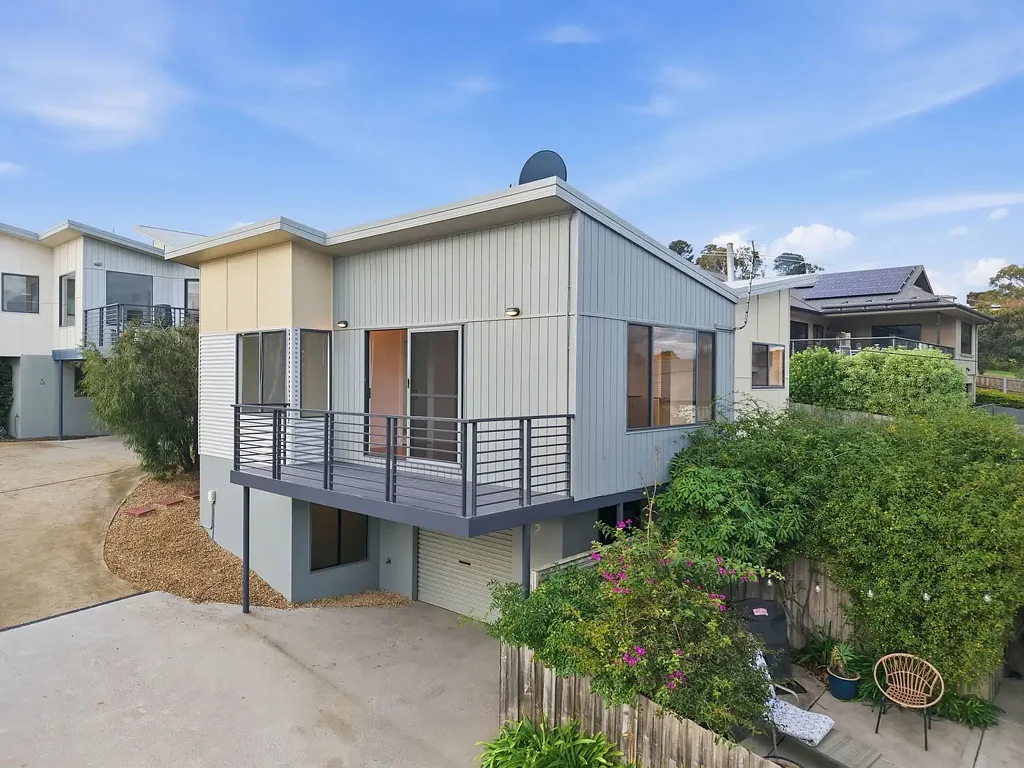 Stunning Home with Breathtaking Views in the Heart of Bellerive!
