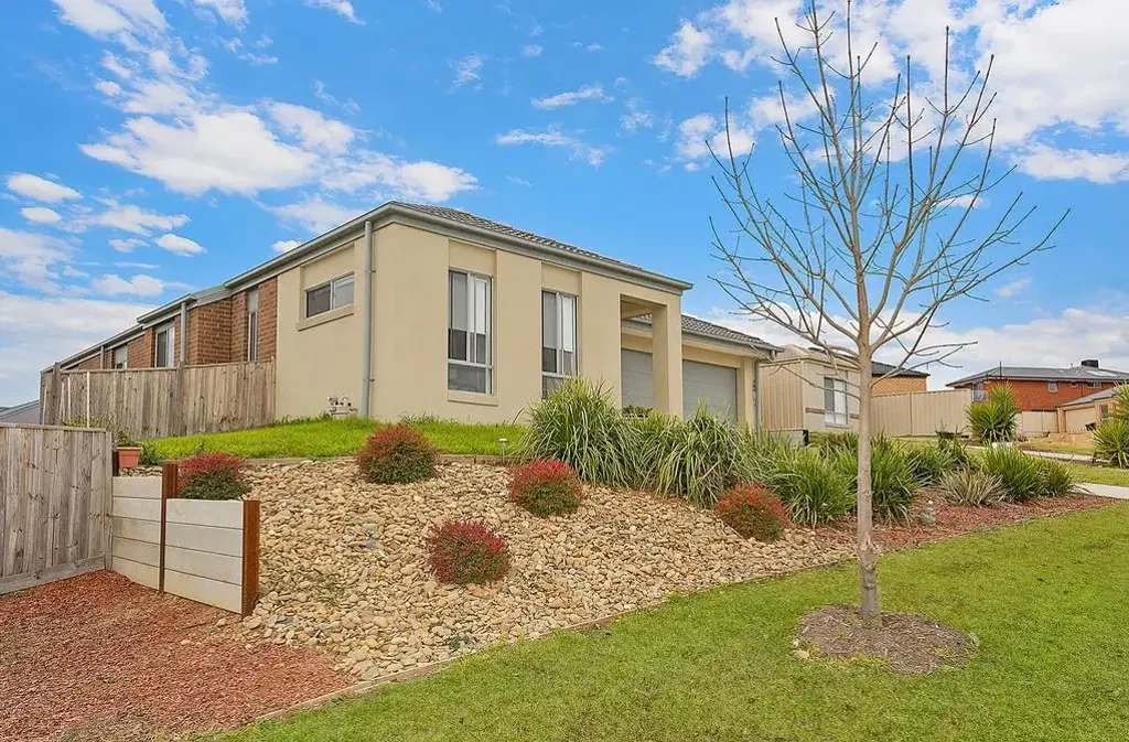 Family Living in Popular White Box Rise
