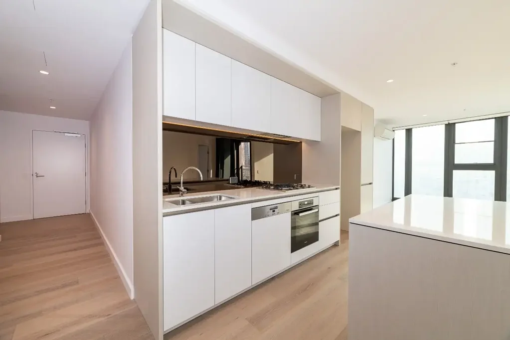 2 Bed 2 Bath in Docklands - With Car Space