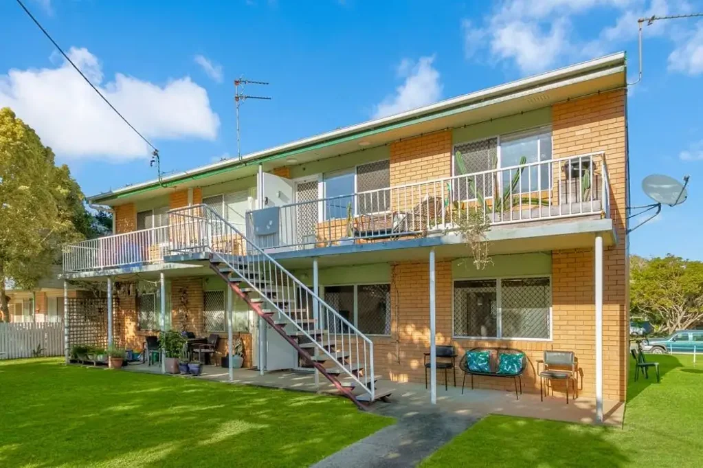 400m FROM KIRRA BEACH