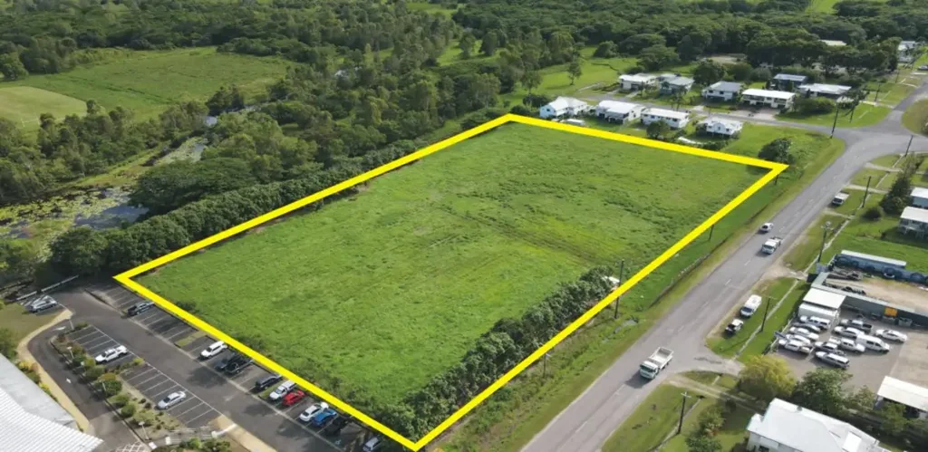 Ingham  1.68 HECTARE (OVER 4 ACRE) BLOCK CLOSE TO CENTRE OF TOWN!
