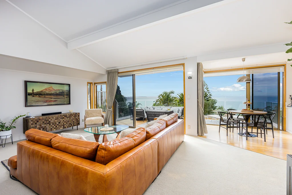 Stanmore Bay 3房  CHARMING COASTAL RETREAT WITH BREATHTAKING SEA VIEWS!