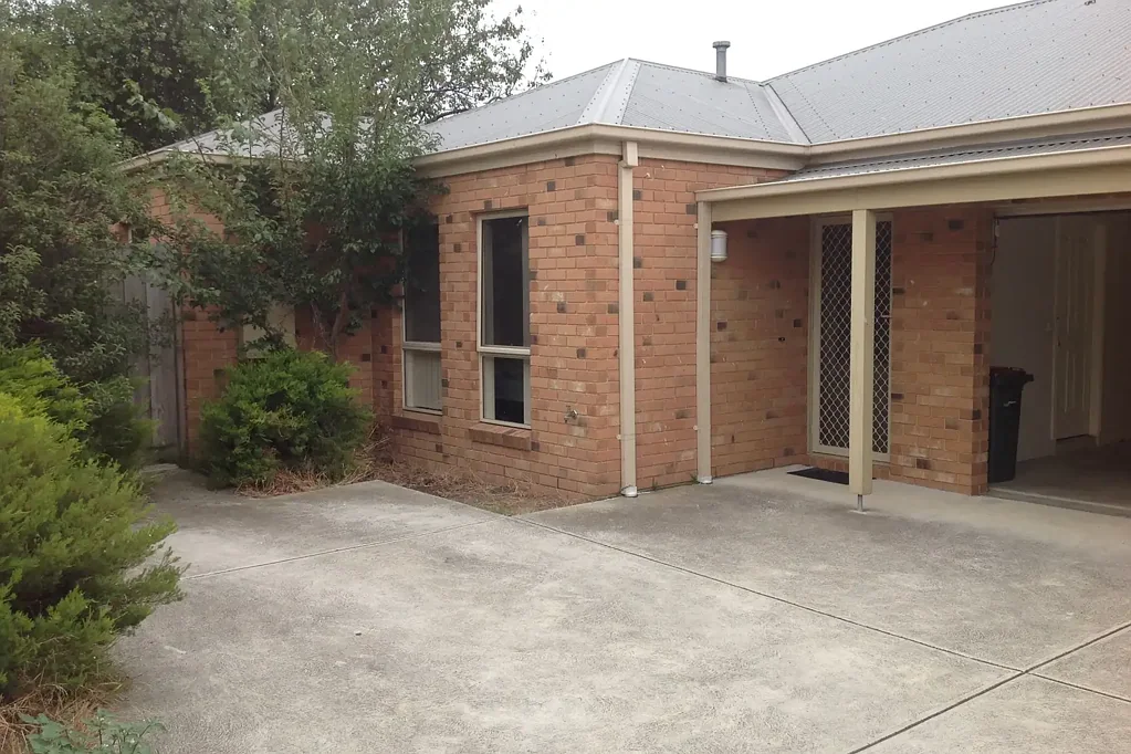 Modern Three-Bedroom Home in a Convenient Location!!