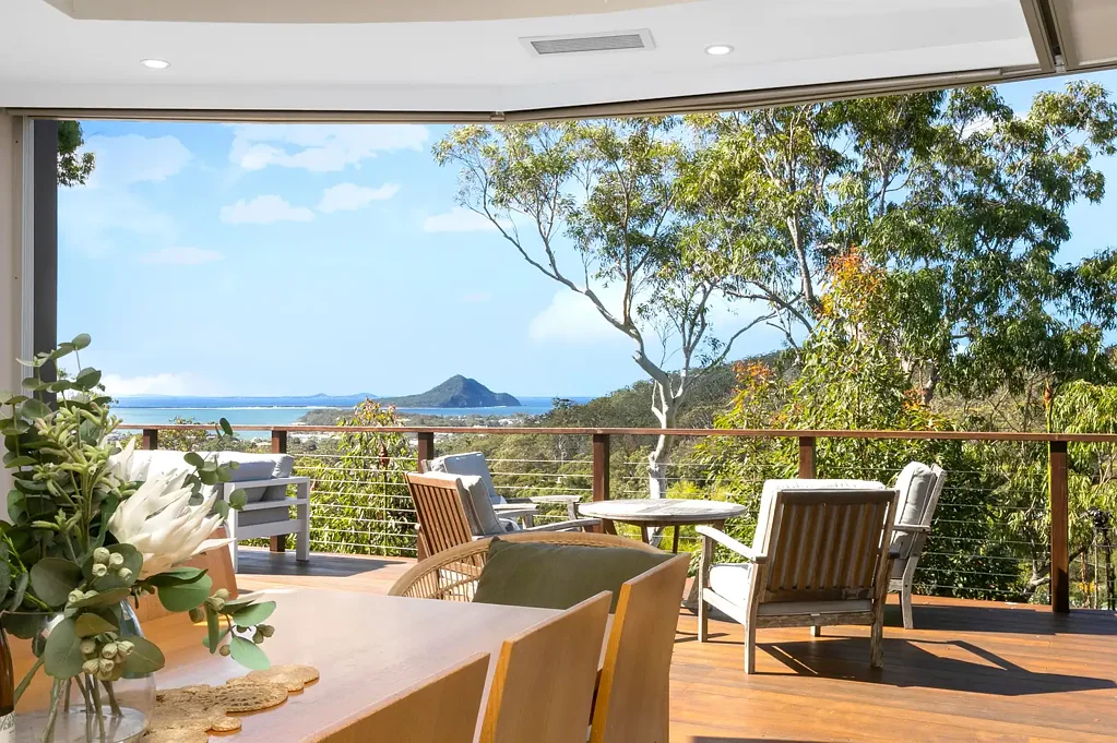 Nelson Bay 5房  A Modern Architectural Masterpiece with Unparalleled Views and Sophisticated Design