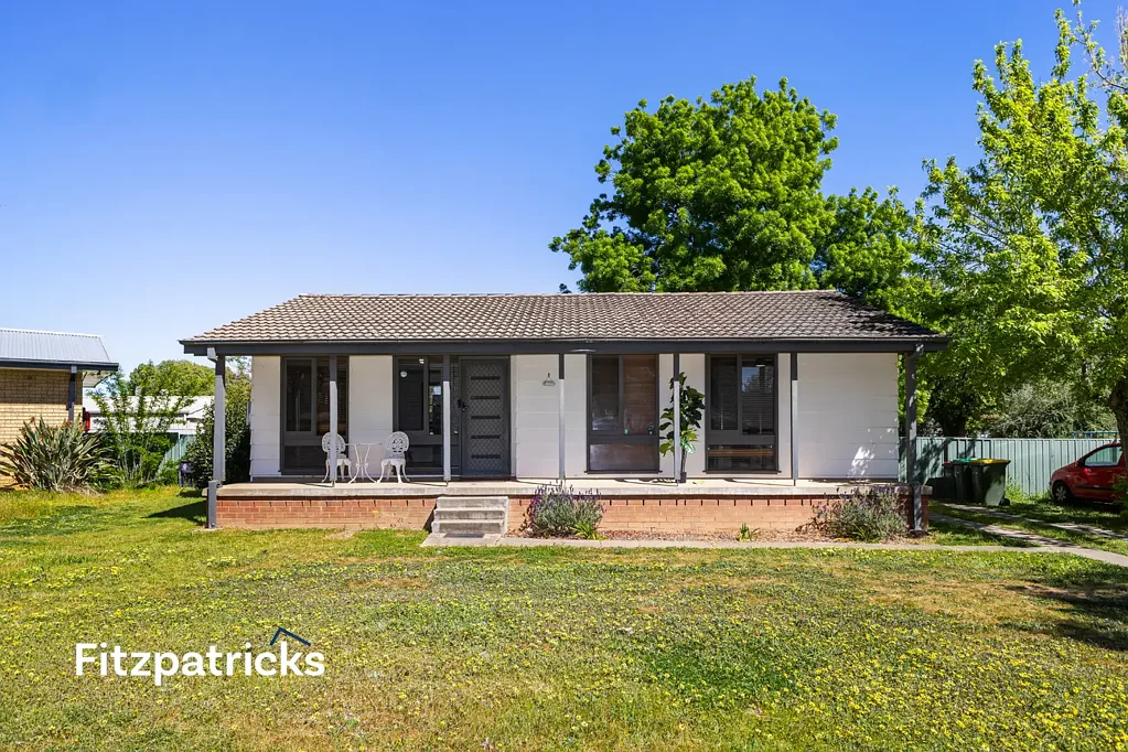 5 Meads Place, Mount Austin, NSW 2650