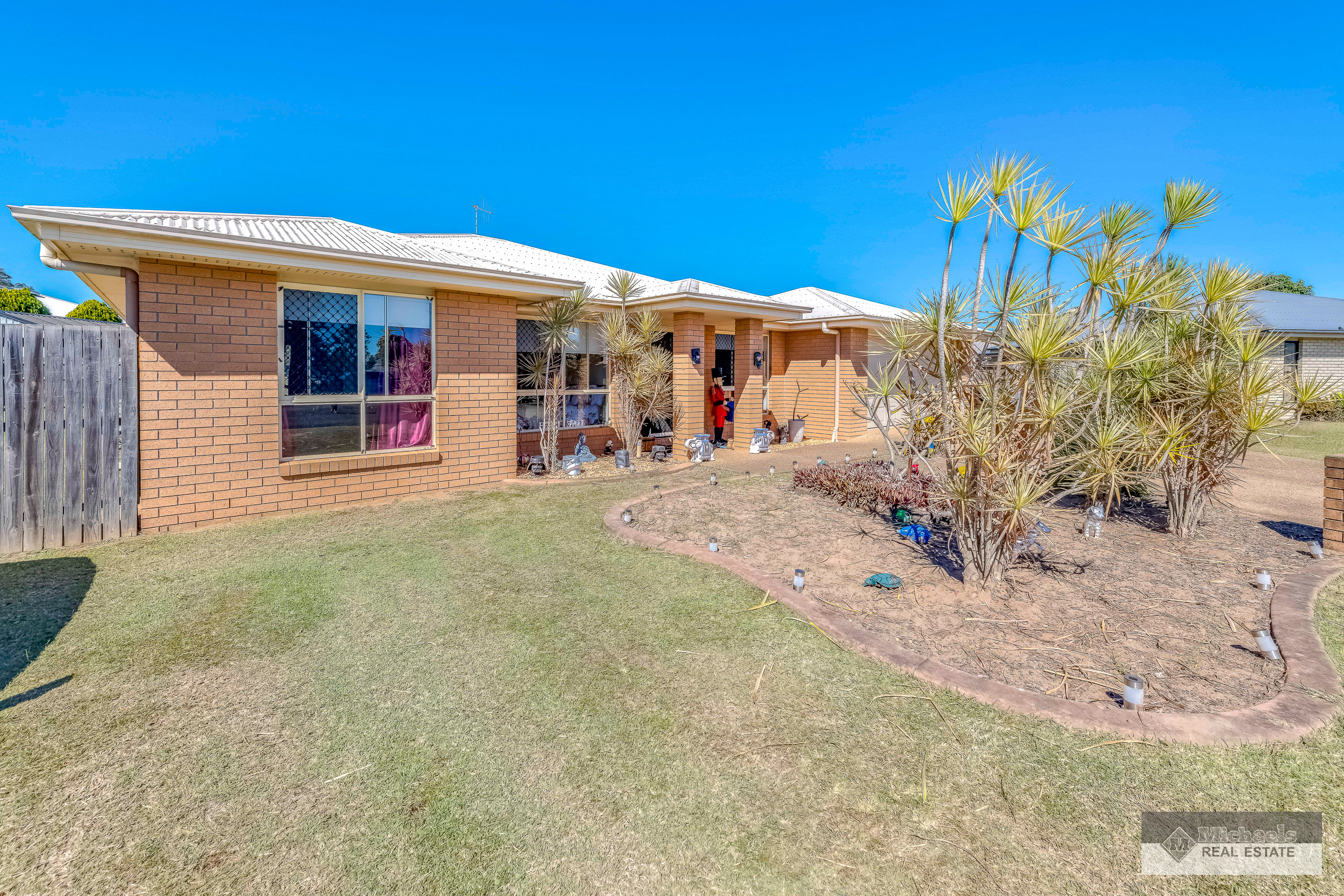 18 KEPPEL CR, THABEBAN QLD 4670, 0 chambres, 0 salles de bain, House