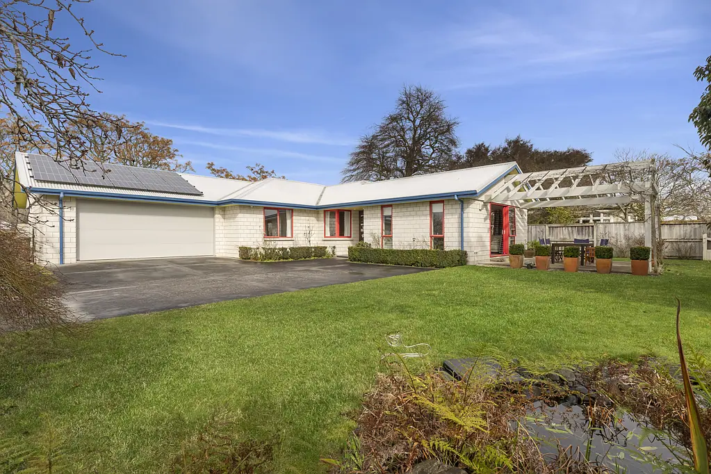 Cambridge 3Kwarto Vendors are moving out - $100K price reduction!