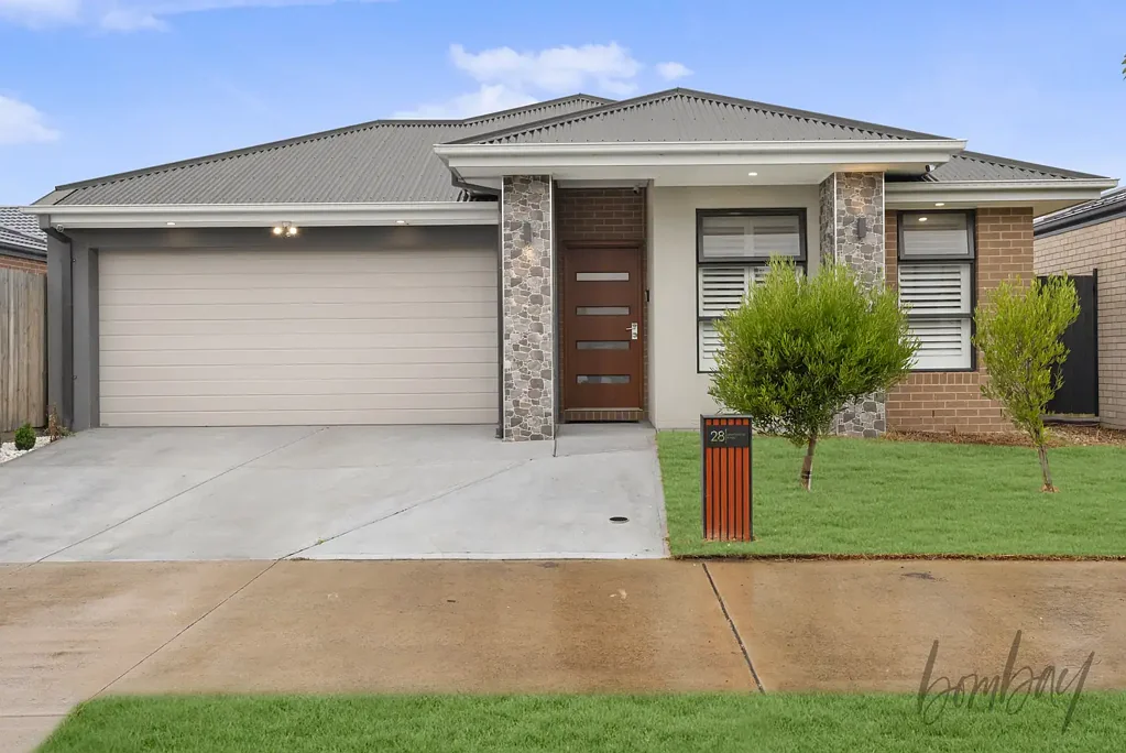 Modern 4 bedroom home