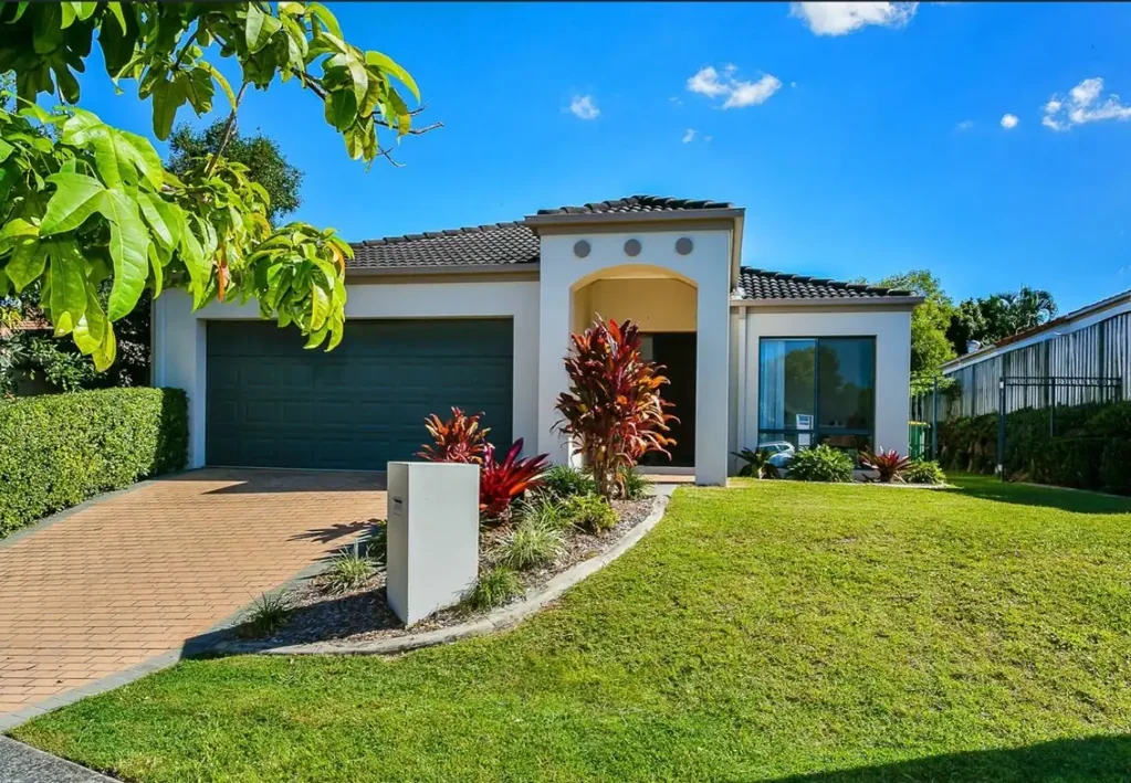 Robina 4غرفة نوم Robina's Finest: 557m² Opposite Parklands, Moments from Everything