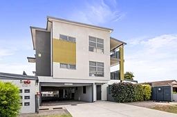 4/62a WHEELER ROAD, Hamilton Hill