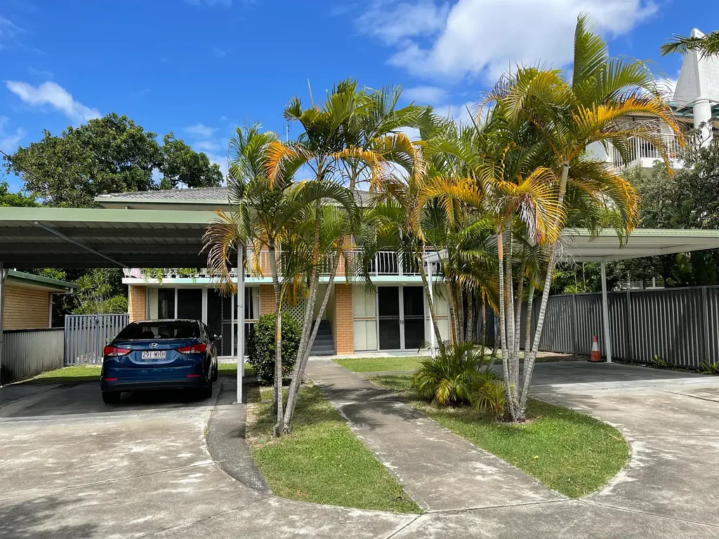 Chevron Island Location!! Two bedroom Unfurnished apartment