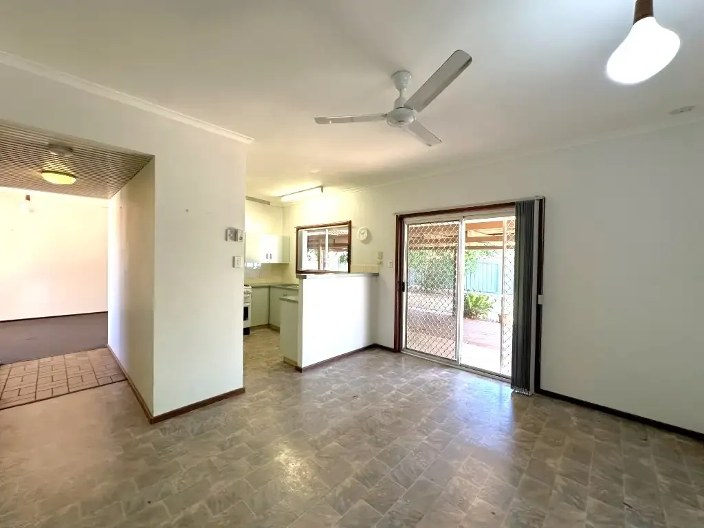 Brick 3x1 with patio!