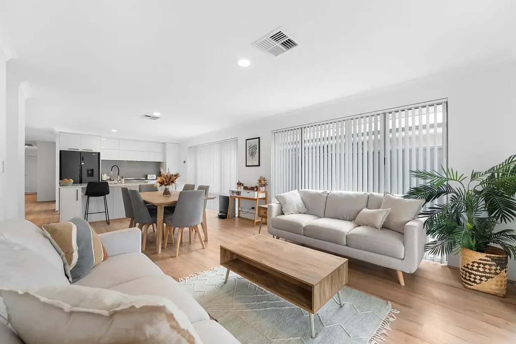 Baldivis 3 Bedroom NEAR NEW - BEAUTIFULLY PRESENTED