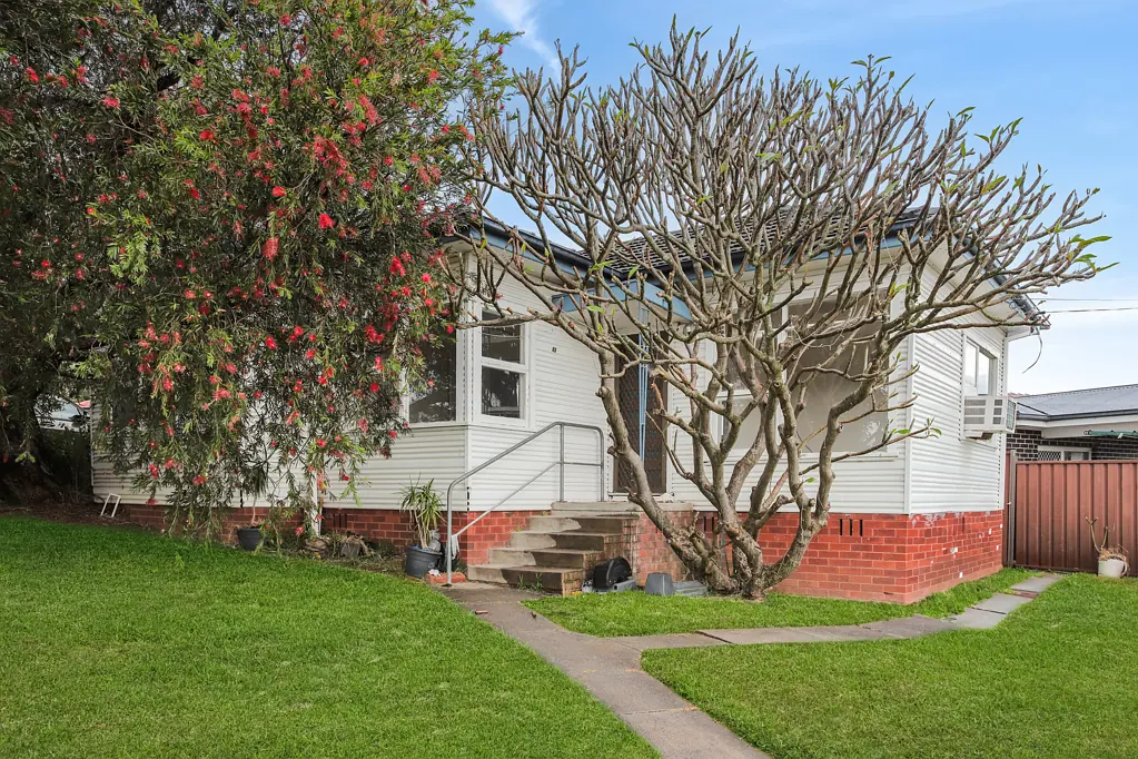 83 Bungaree (aka 2a Una Place) Road, Toongabbie, NSW 2146