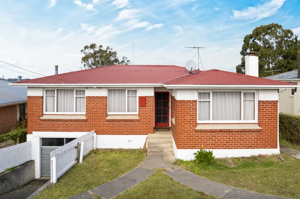 Fairfield 3Moenga Solid Starter with Space to Add Value