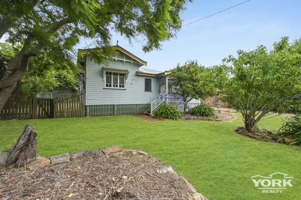 43 Drayton Road, Harristown, QLD 4350