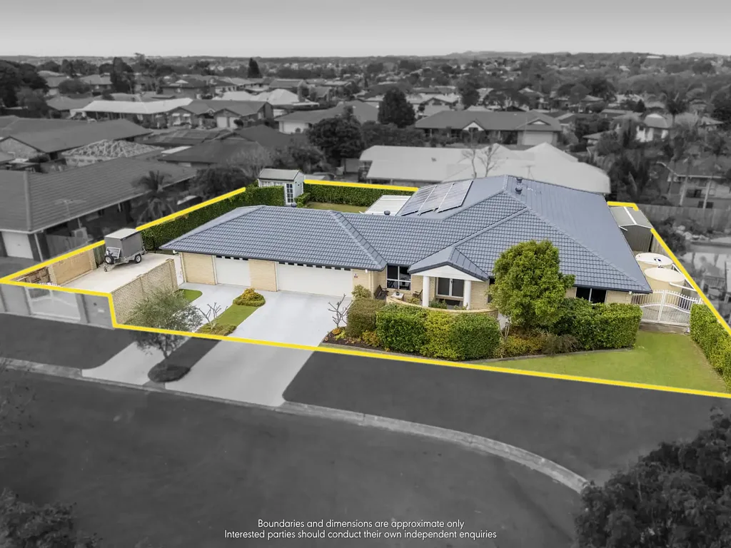 Sunnybank Hills 5Zimmer GRAND FAMILY LIVING ON A HUGE 1,031M² BLOCK | 3 GARAGES | MASSIVE SIDE ACCESS