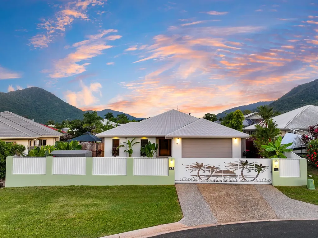 11 Laguna Avenue, Redlynch, QLD 4870