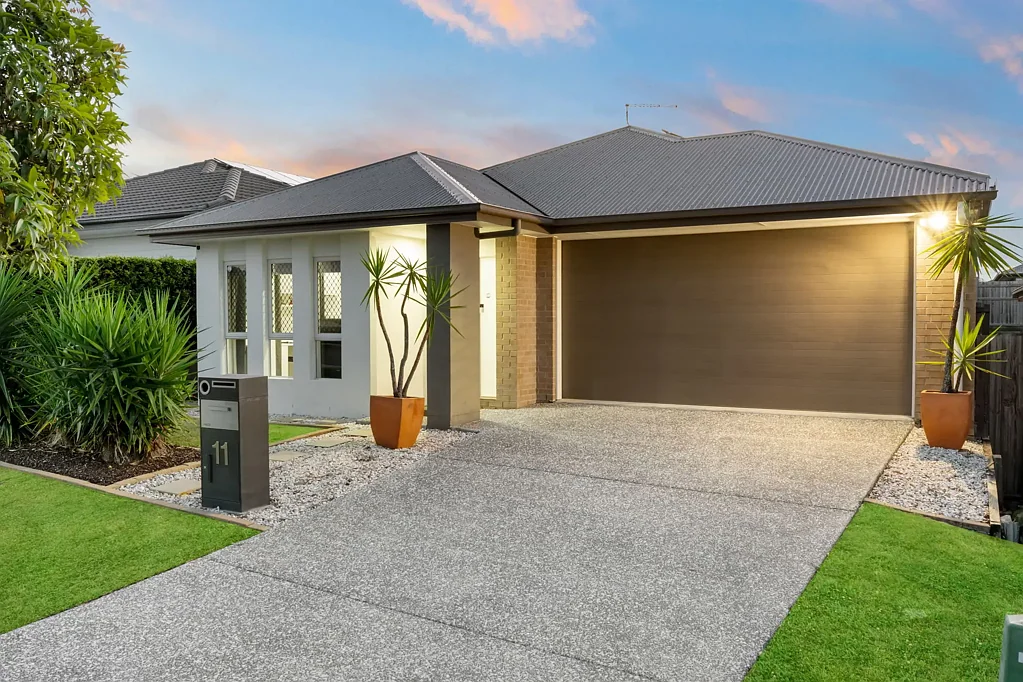 11 Mount Cooroora Street, Park Ridge, QLD 4125
