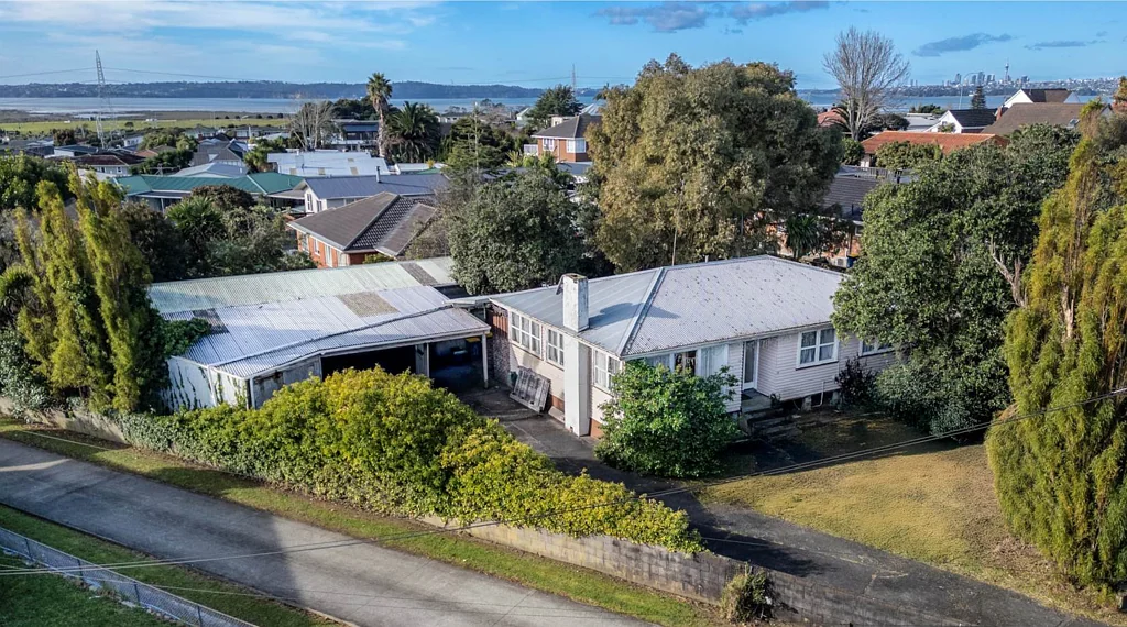 Te Atatu South 3chambre MORTGAGEE SALE