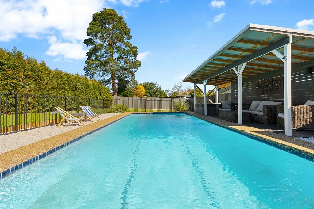 North Nowra 3房  Dream Family Home with Poolside Paradise
