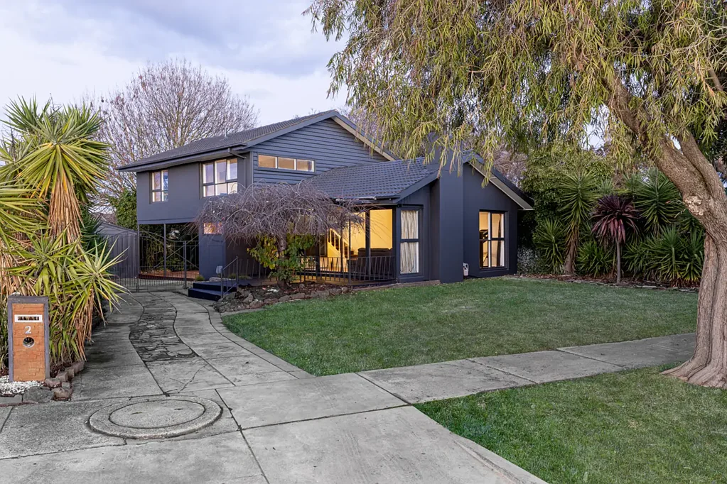 2 Eton Street, Wendouree, VIC 3355