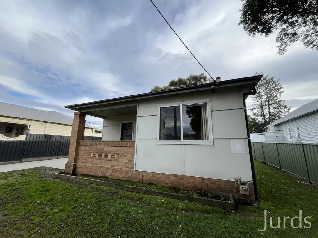 COSY 2 BEDROOM HOME IN A GREAT LOCATION