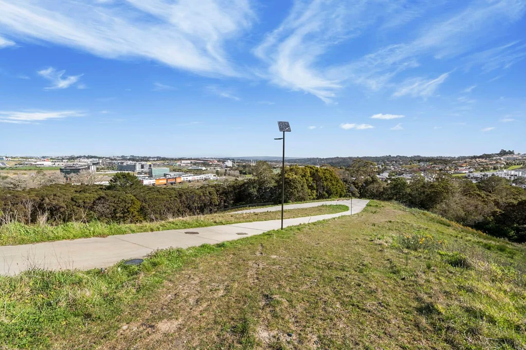Albany Heights  1500-5000m2 LARGE SECTIONS WITH COMMANDING VIEWS!