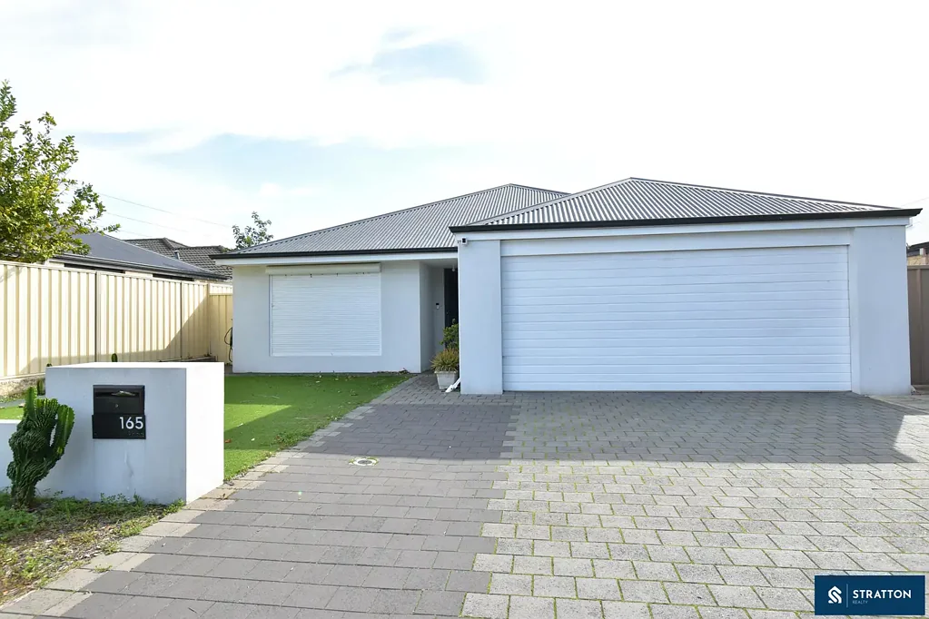 Modern Family Living in a Prime Canning Vale Location!!