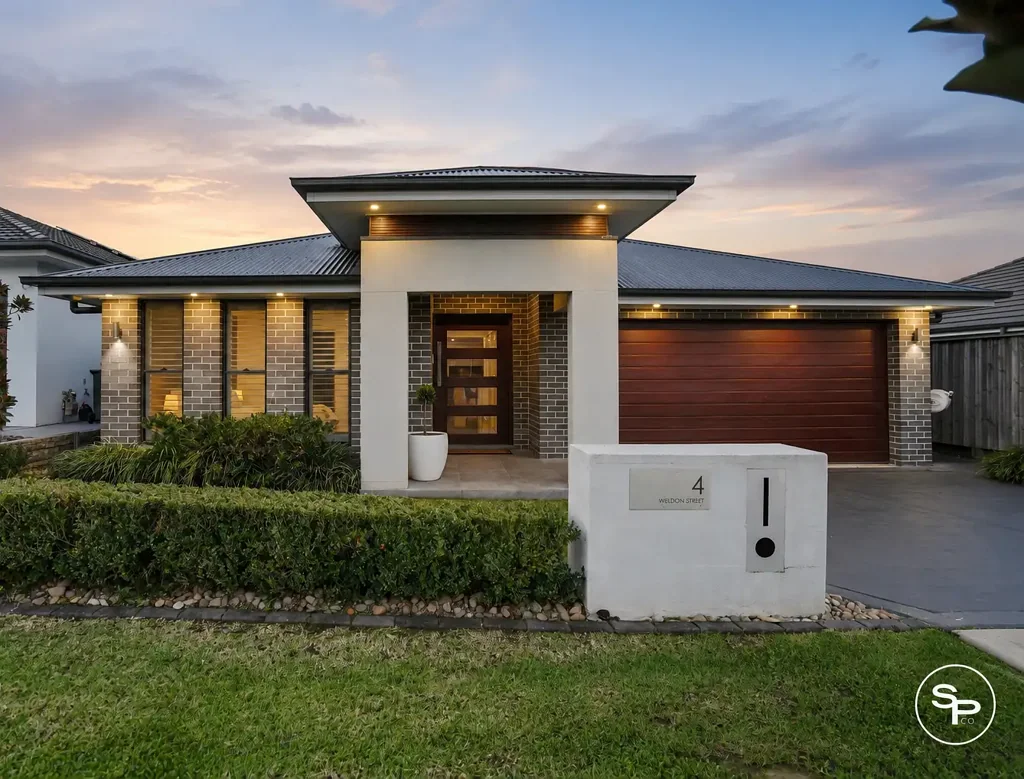 Oran Park 4Phòng ngủ Where Family Living Meets Effortless Entertaining