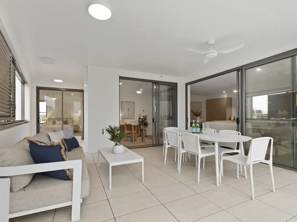 Easy Coastal Living, Room for the Whole Family - Sunshine on the balcony, and Kingscliff's best right on your doorstep.