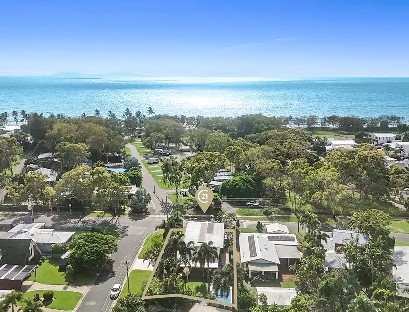 17 Bourke Street, Blacks Beach, QLD 4740, 4 침실, 2 욕실, House