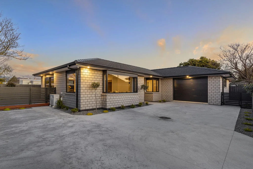 Levin 3 Bedroom Spacious New Home With 2 Toilets