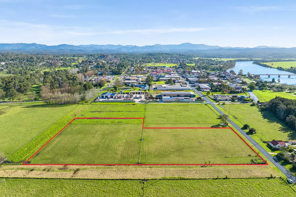 101-105 Queen Street, Moruya, NSW 2537