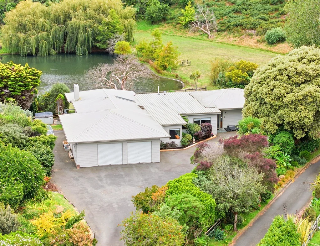 Westmere 3Zimmer Tranquil countryside setting with captivating lake