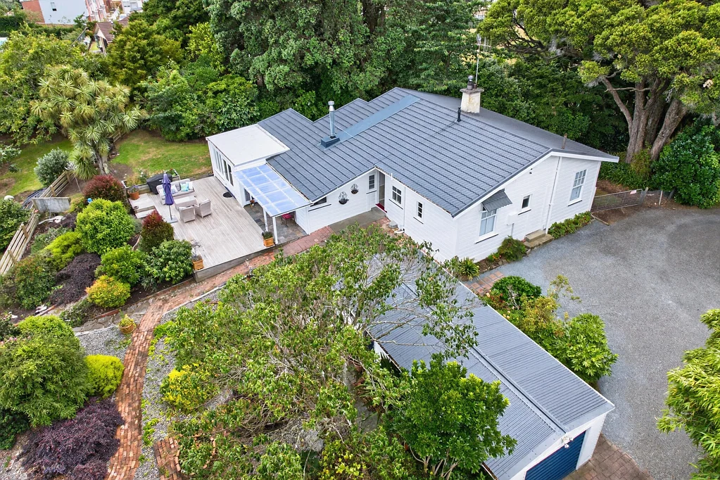 Raumati Beach 3 Slaapkamer Villa Living, Perfectly Placed