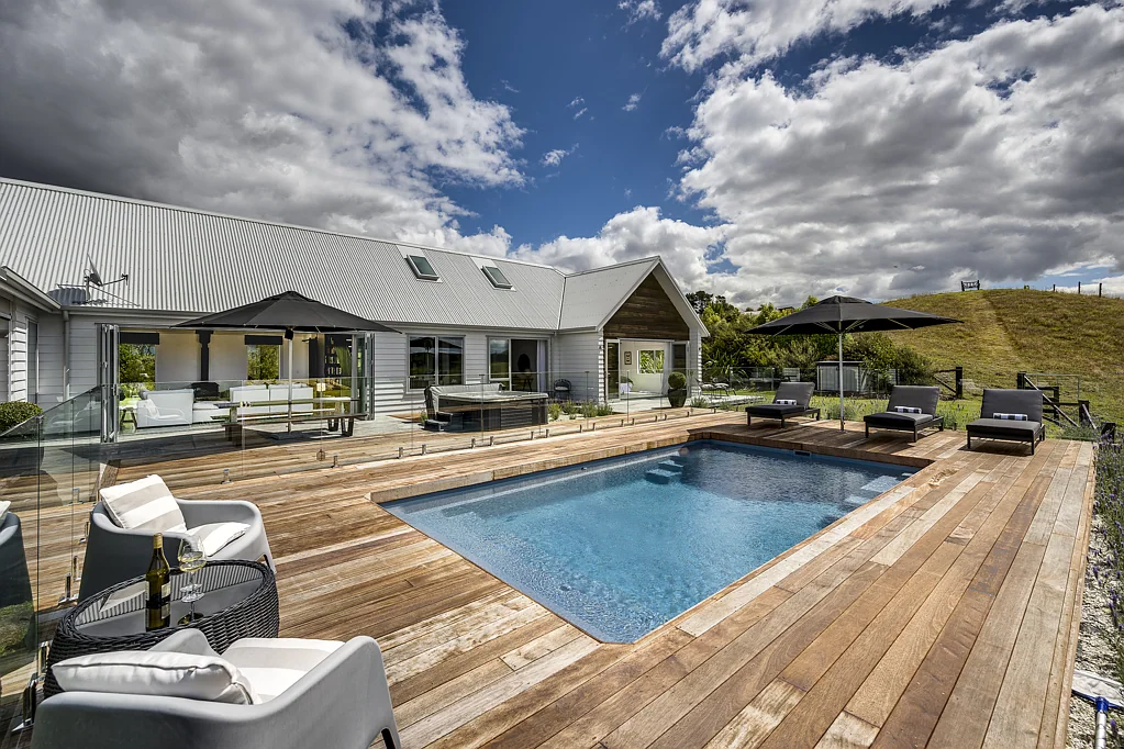 Crownthorpe Luxury living with exceptional views!