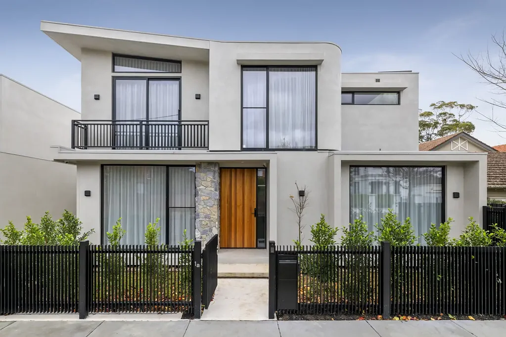 Bespoke Luxury Living in a Prestigious Kew Setting