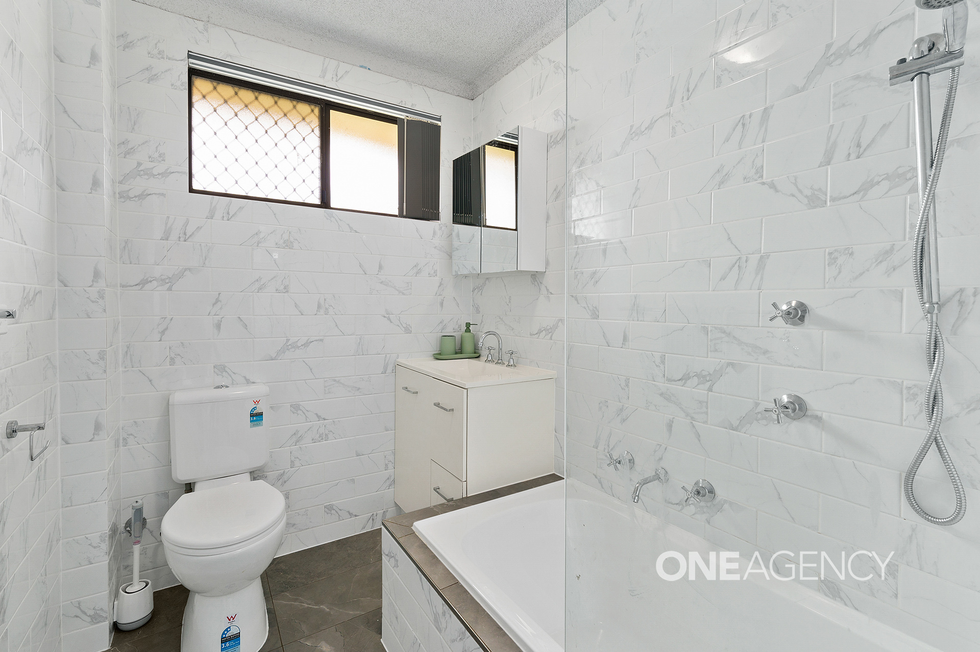 UNIT 3 4 SHORLAND PL, NOWRA NSW 2541, 0 phòng ngủ, 0 phòng tắm, Unit