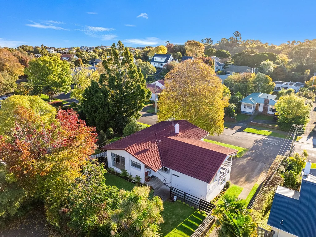 Saint Johns Hill 3 Bedroom New Price - 230m² Home in Saint Johns Hill