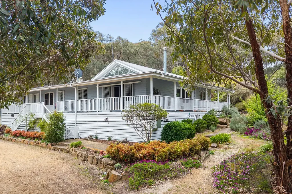 Drummond North 7房  A Magical Homestead and Two Cottages  on 11.98ha (approx.)