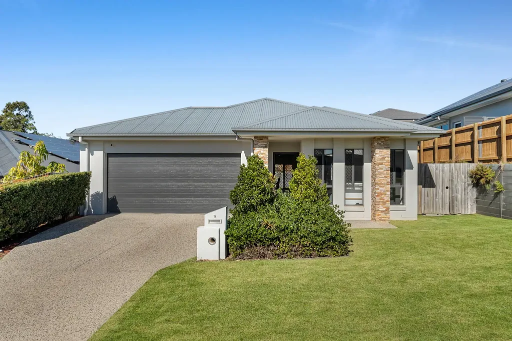 6 Kippen Close, Spring Mountain, QLD 4300