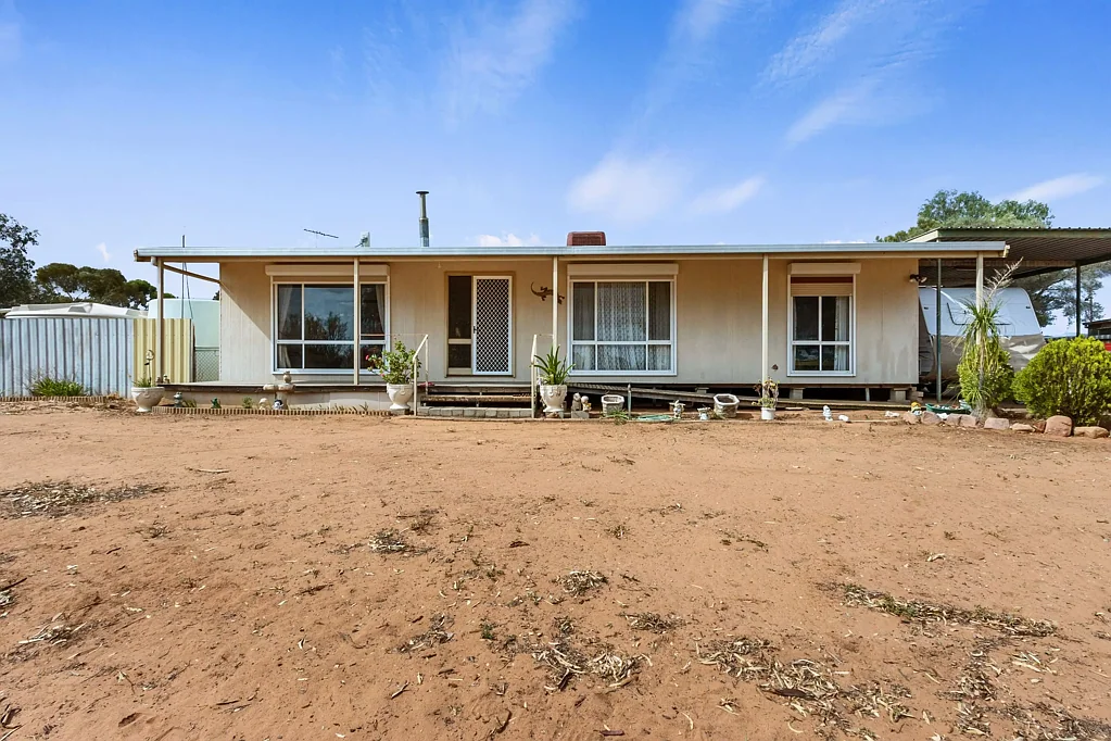 Napperby  Embrace Country Living with Scenic Flinders Ranges Views