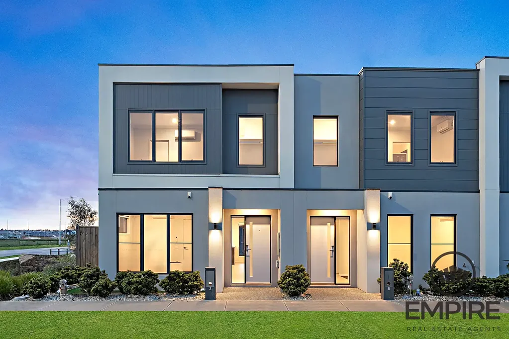 3 Zagros Street, Clyde North, VIC 3978