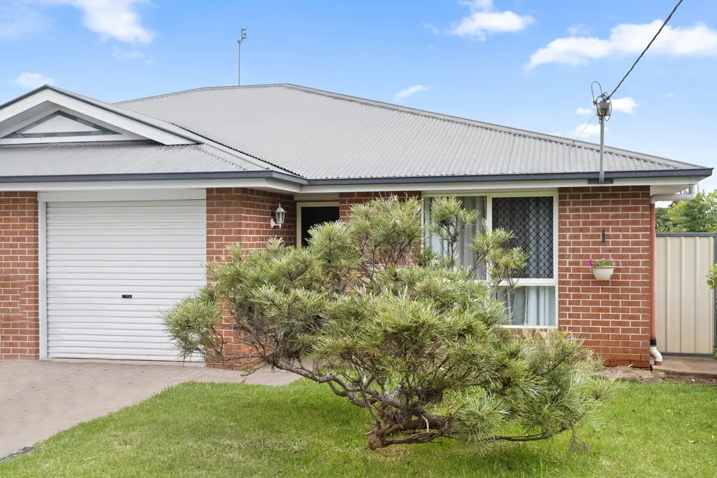 2/25 Cortess Street, Kearneys Spring, QLD 4350